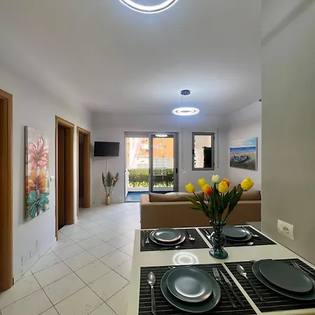 Golden Coast Hideout Flat * Vlorë