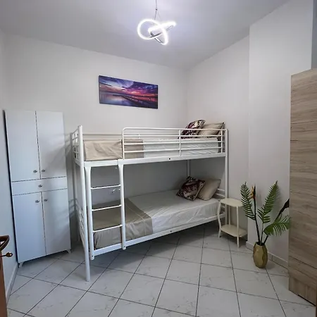 Golden Coast Hideout Flat 아파트 *