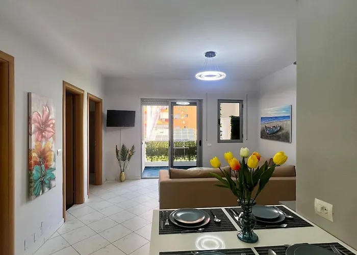 Golden Coast Hideout Flat * Vlorë