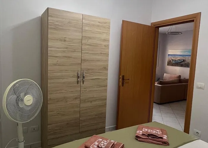 Golden Coast Hideout Flat *