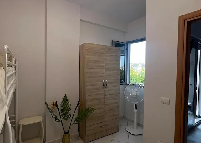 Golden Coast Hideout Flat *