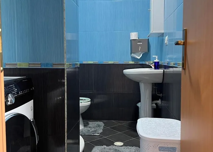 Golden Coast Hideout Flat *